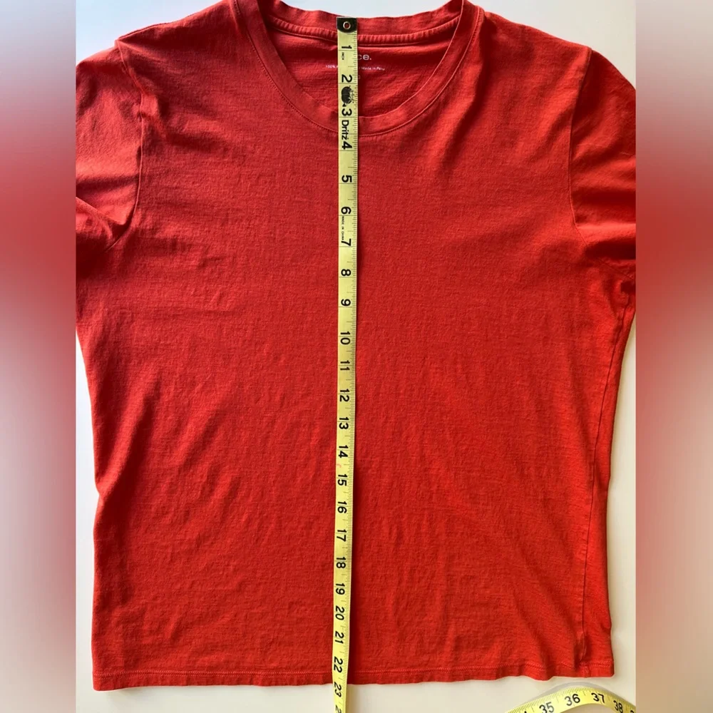 Vince essential Pima cotton crew neck T-shirt (L, vermillion) - has flaw - Picture 5 of 10